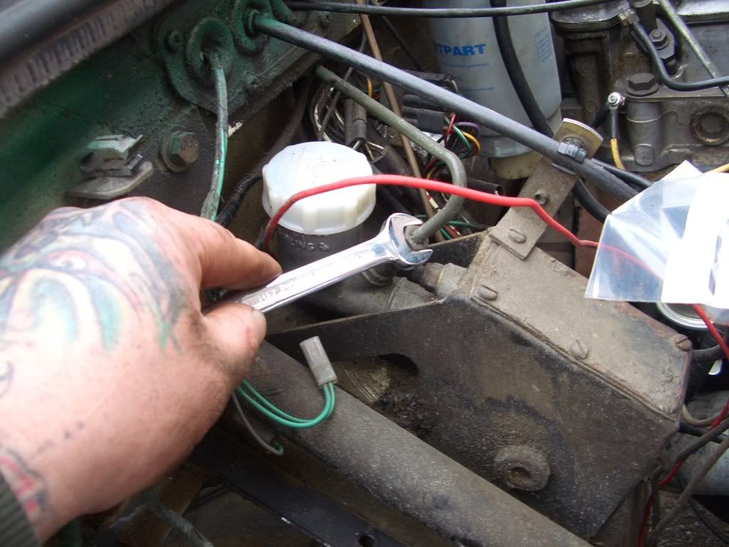 Clutch pedal box and pipe removal. LandyZone Land Rover Forum